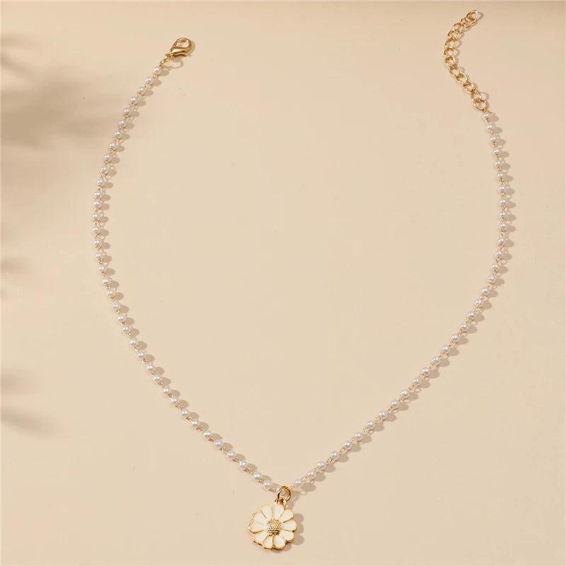Daisy with Pearl Pendant